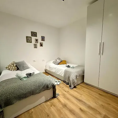 Lake Park Apartment Tirana